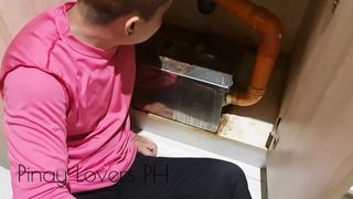 Horny wifey seduces plumber in the kitchen while hubby at work Pinay couple ph