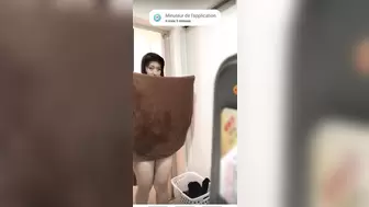 Japanese woman film herself out of the bath on periscope