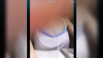 Jap teen gets horny while studying