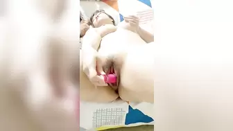 Chinese Lin Masturbating her beautiful pussy