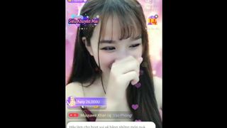 Asian Girl is so Cute Livestream Uplive