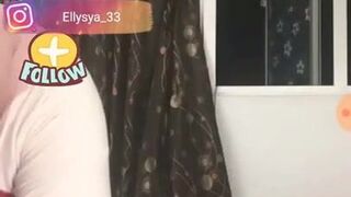 Malay - Awek Melayu Padu Buka Kain Batik