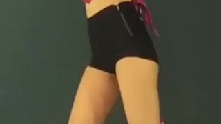 Time To Lose That Nut For A Leggy Jennie Kim