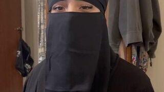 Bengali Niqabi Pays Rent With Cunt